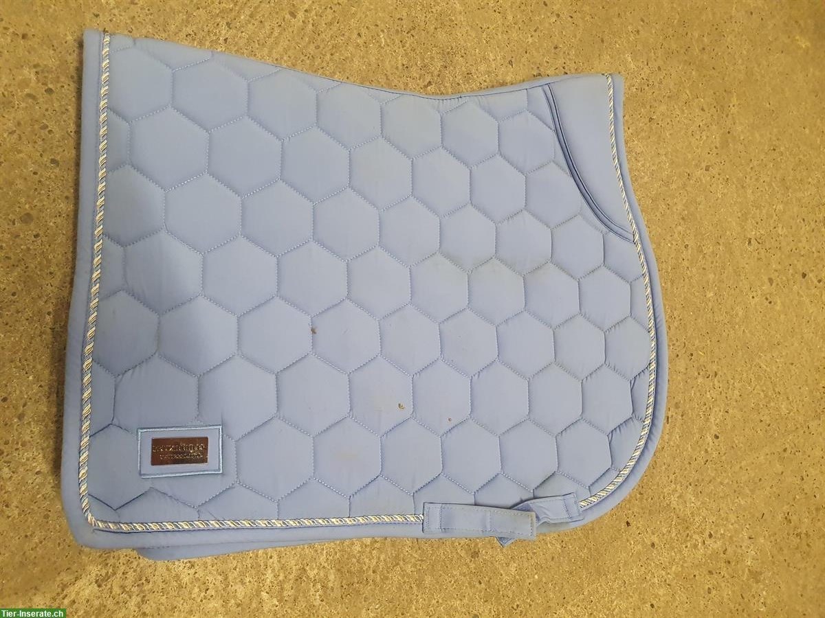 Bild 4: Stübben Equi-Soft und diverse Schabracken