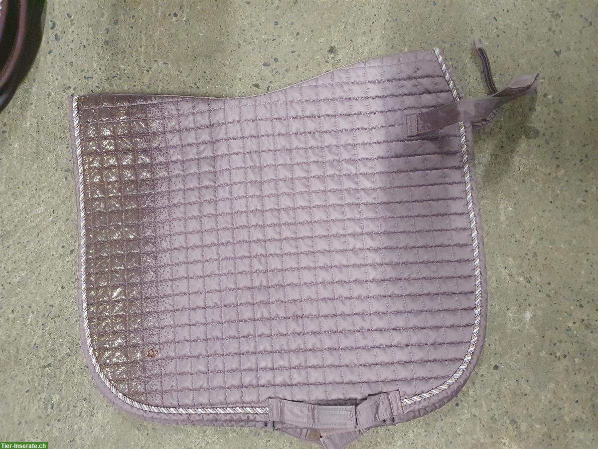 Bild 6: Stübben Equi-Soft und diverse Schabracken