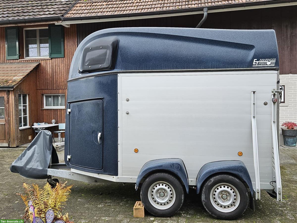 2er Pferdeanhänger Blomert, ALU mit Sattelkammer