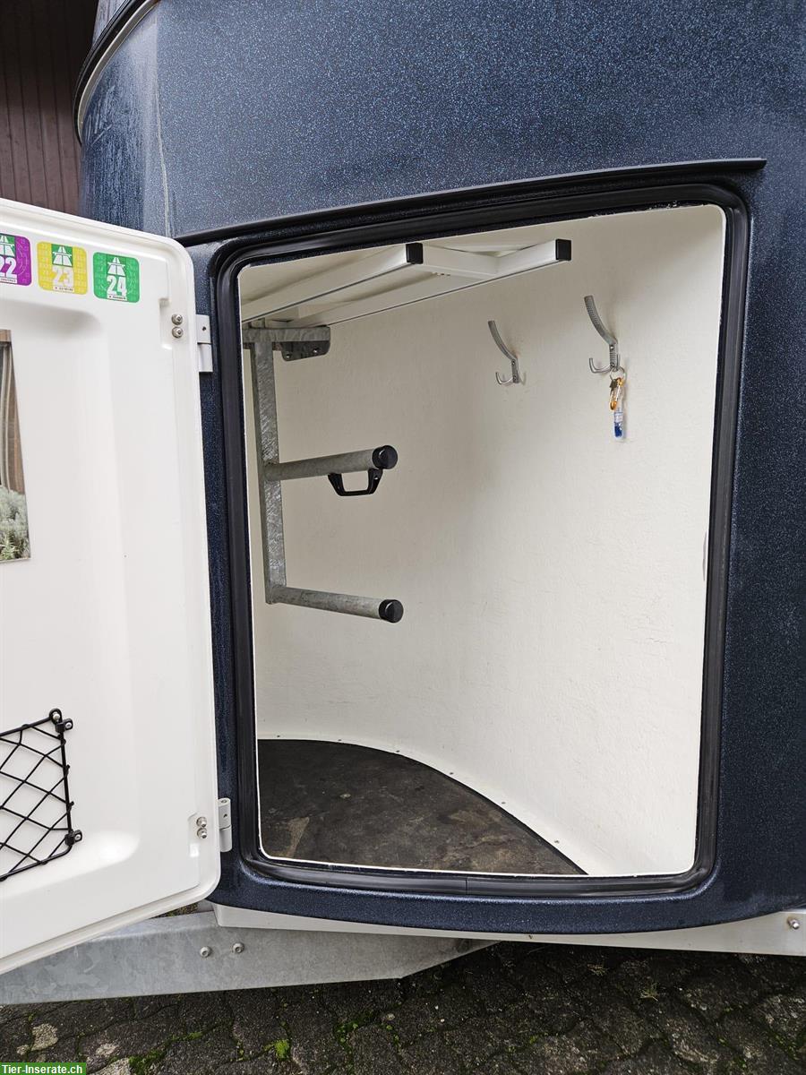 Bild 3: 2er Pferdeanhänger Blomert, ALU mit Sattelkammer