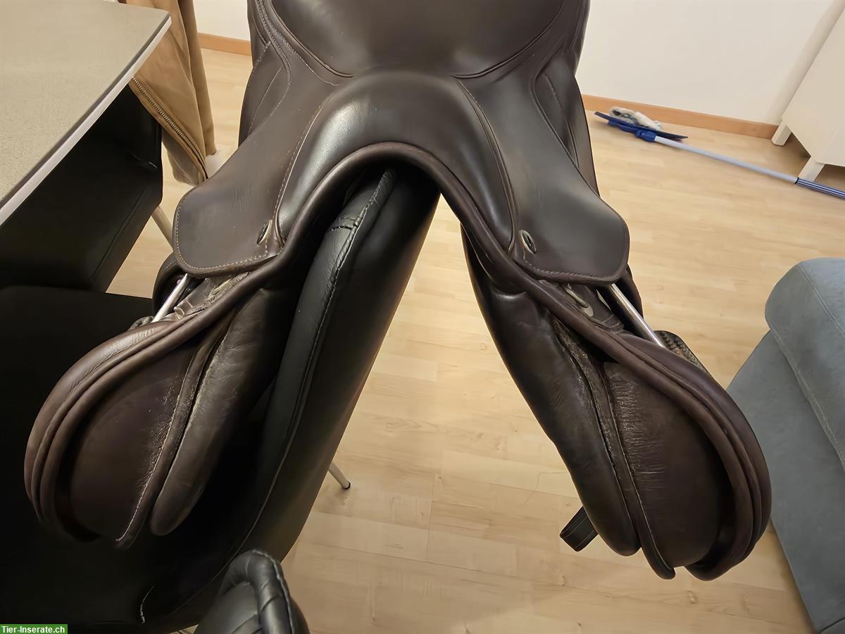 Bild 4: Labelle Springsattel 17.5 Zoll, gepflegter Zustand