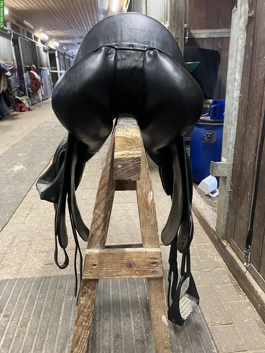 Bild 2: Dressursattel, Peter Menet, schwarz, 17 Zoll