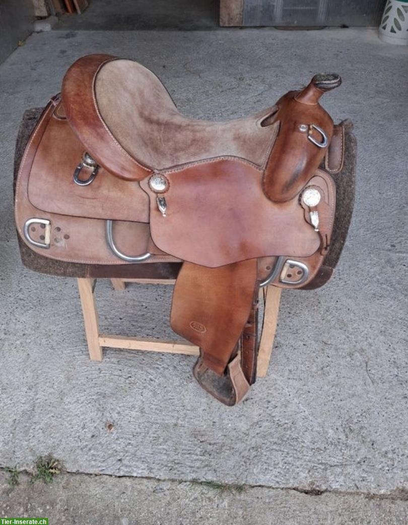 Bequemer Western­sattel mit Filzpad zu verkaufen