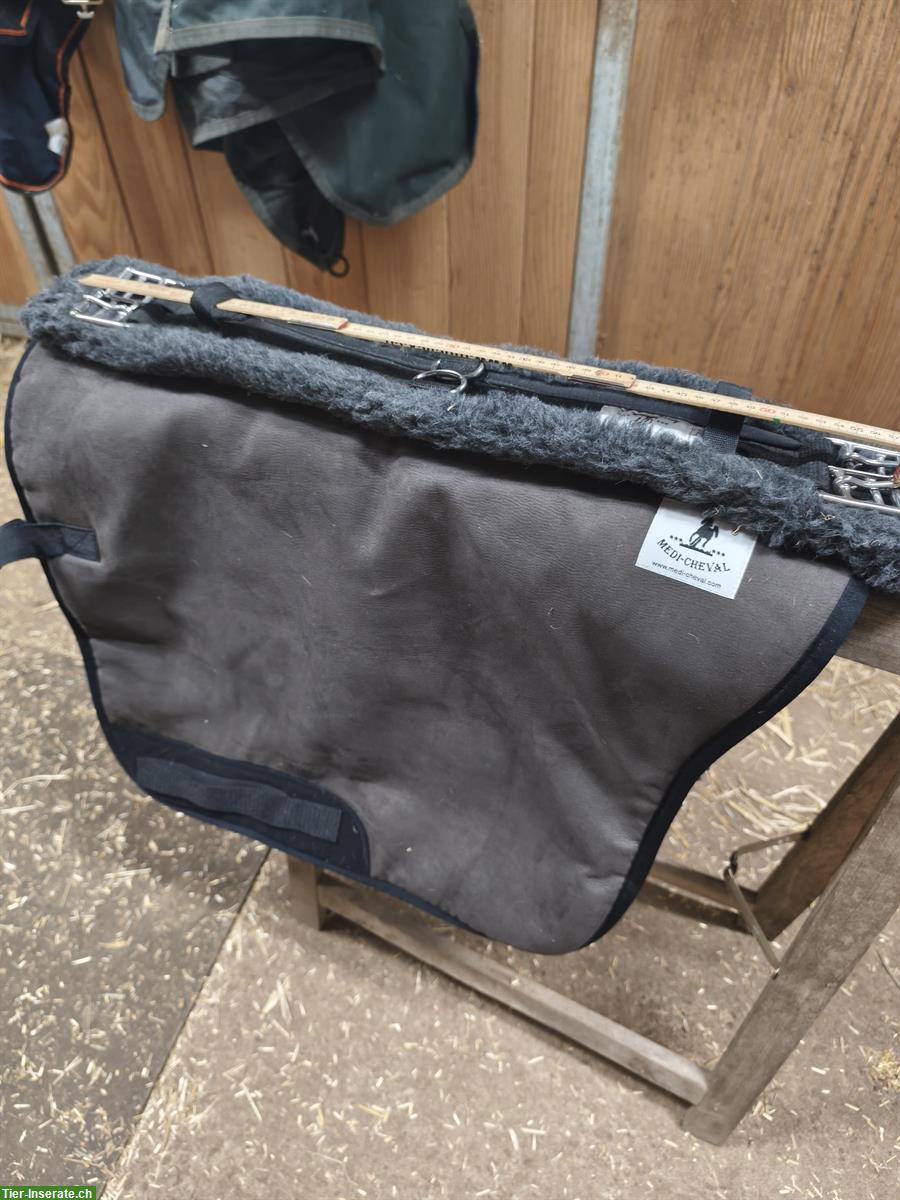 Medi-Cheval Schabracke und Kurzgurt, neuwertig