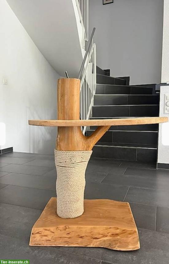 Kleiner Holz-Kratzbaum, sehr stabil, handgefertigt