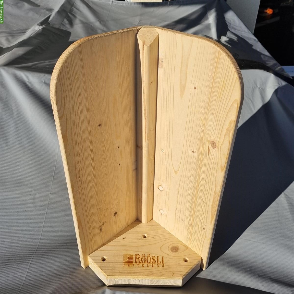 Bild 3: Röösli Sattelhalterung aus Holz zu verkaufen