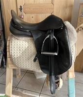 La Belle Dressursattel 17.5 / 18 Zoll, langes Sattelblatt