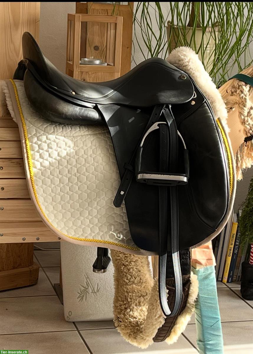Bild 3: La Belle Dressursattel 17.5 / 18 Zoll, langes Sattelblatt