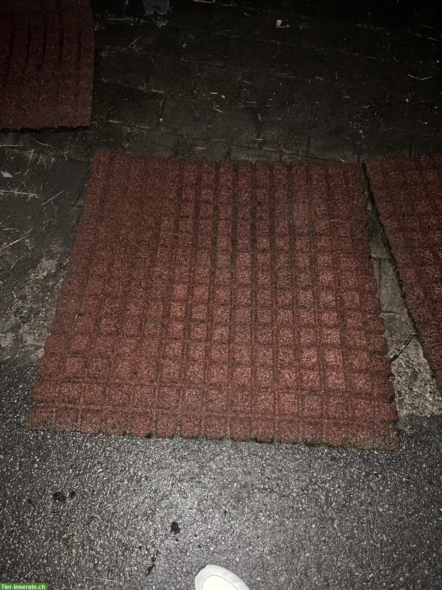 Bild 3: Fallschutzmatten und Boxenmatten / Stallmatten, sehr stabil