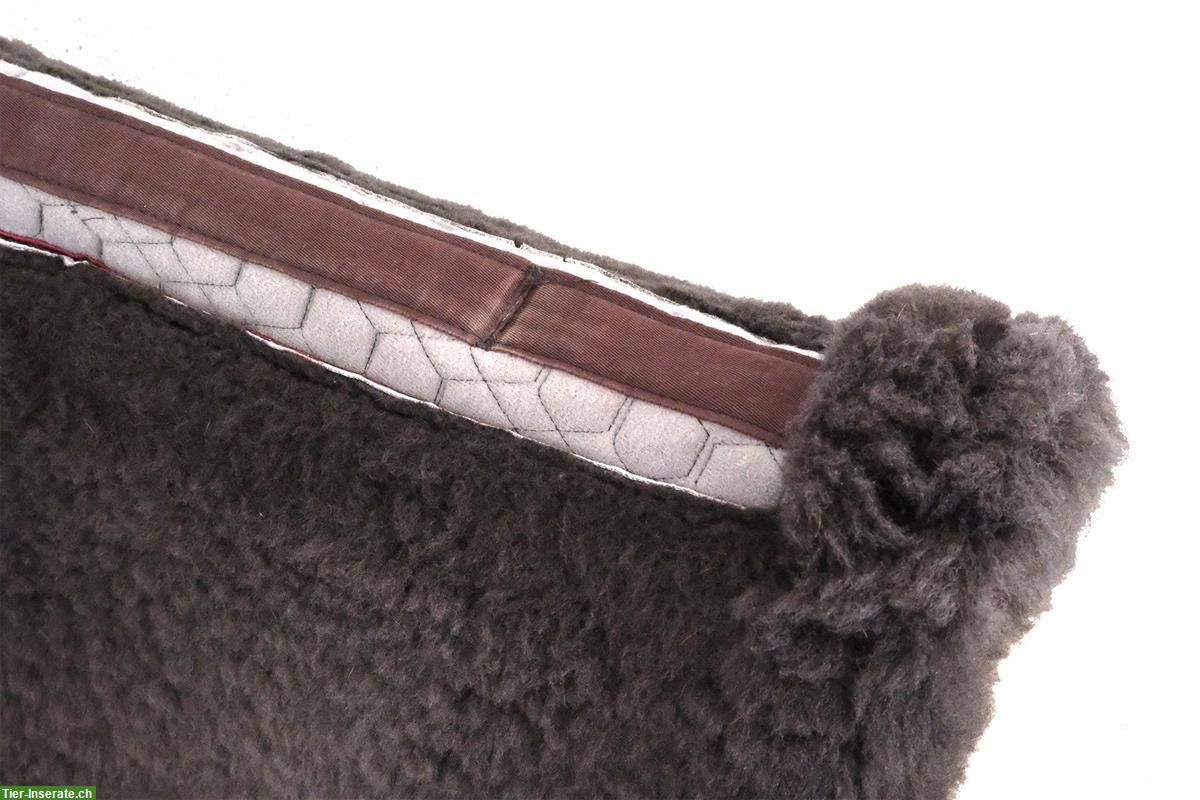 Bild 4: Mattes Universal-Lammfell-Schabracke "Freizeit" (spanisches Kissen)