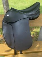 Günstiger Butterfly Island-Dressursattel 17 Zoll