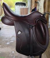 Dressursattel Bates Artiste Gr. 0 mit Zubehör