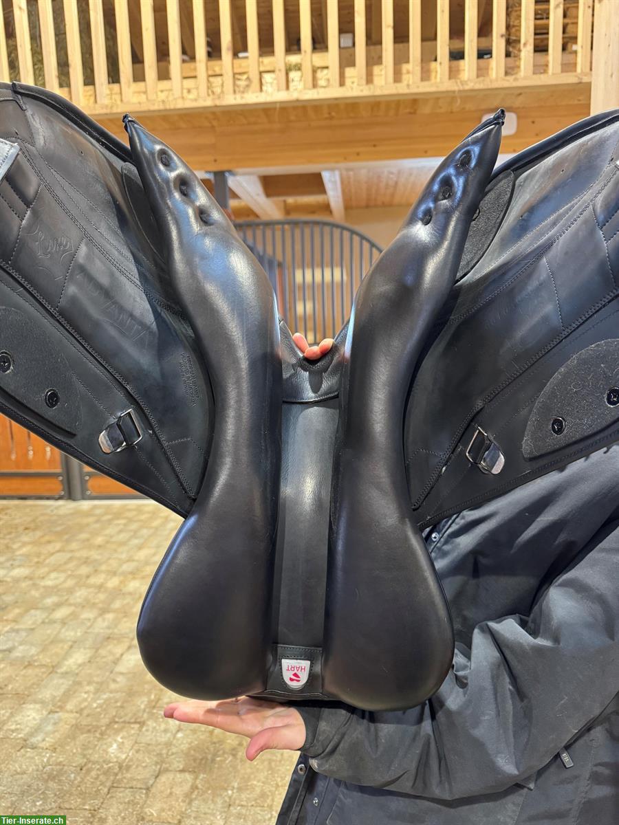 Bild 5: Bates Advanta Springsattel 17 Zoll, verstellbare Kammerweite