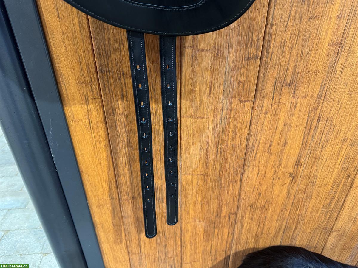 Bild 7: Bates Advanta Springsattel 17 Zoll, verstellbare Kammerweite