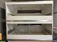 2 stapelbare Forex Terrarien, abschliessbar