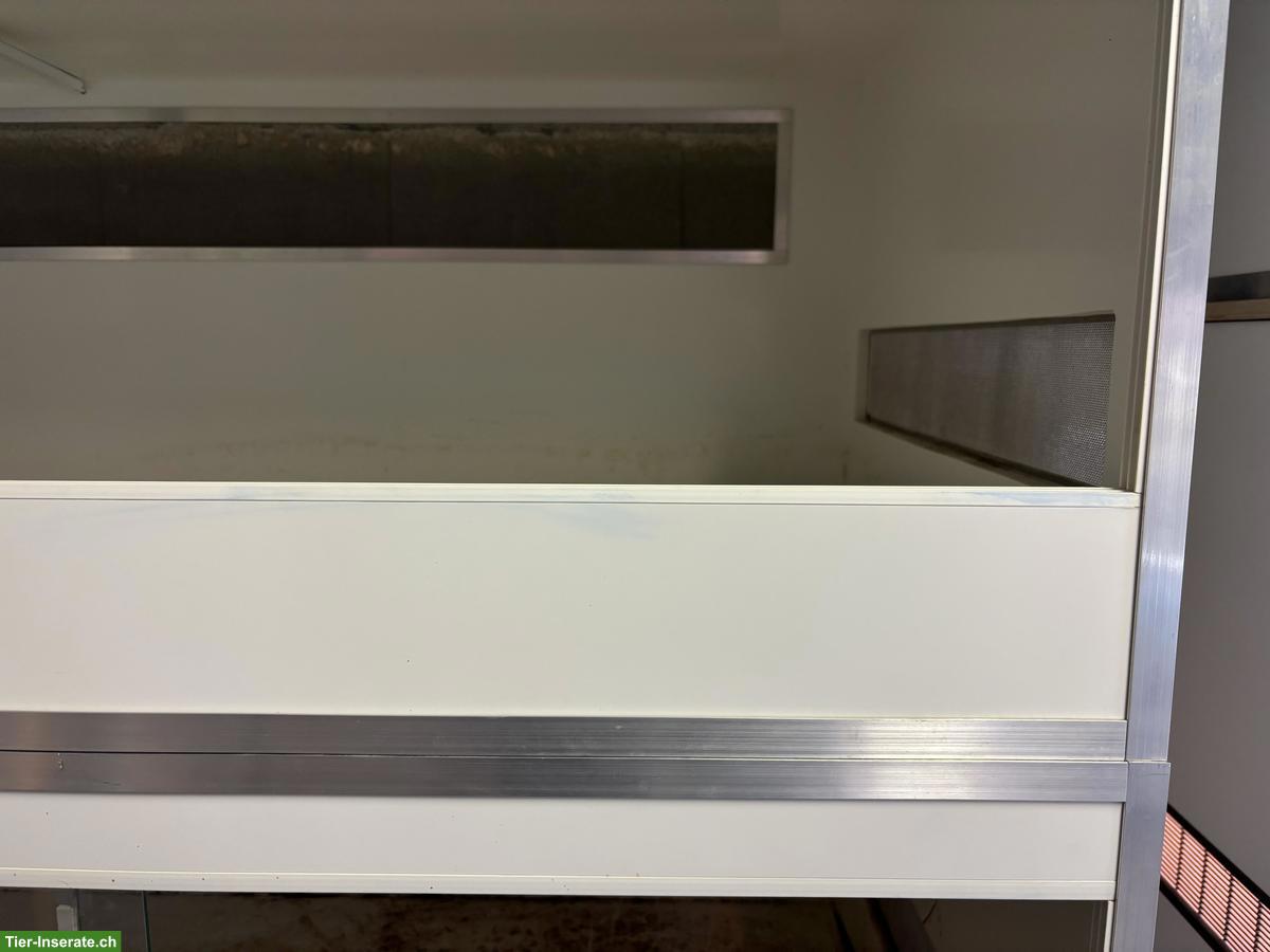 Bild 3: 2 stapelbare Forex Terrarien, abschliessbar