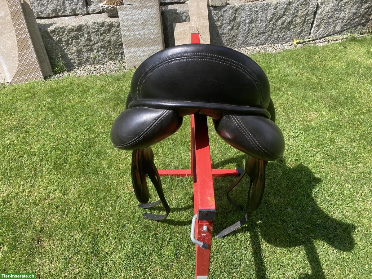 Bild 4: Dressursattel Fichtbauer 18 Zoll, tiefer Sitz