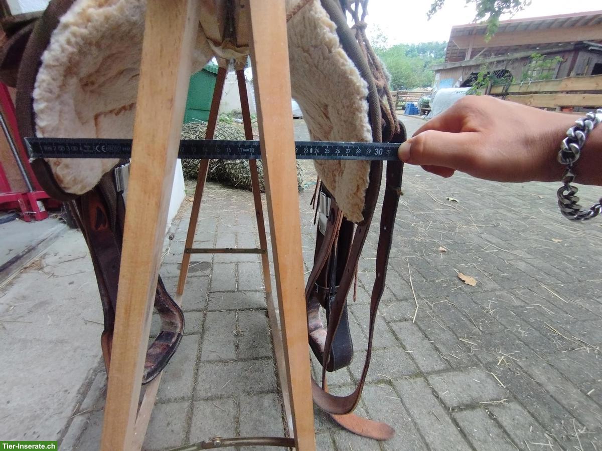 Bild 5: Westernsattel "Big Horn" mit Schabracke & 2 Bauchgurte