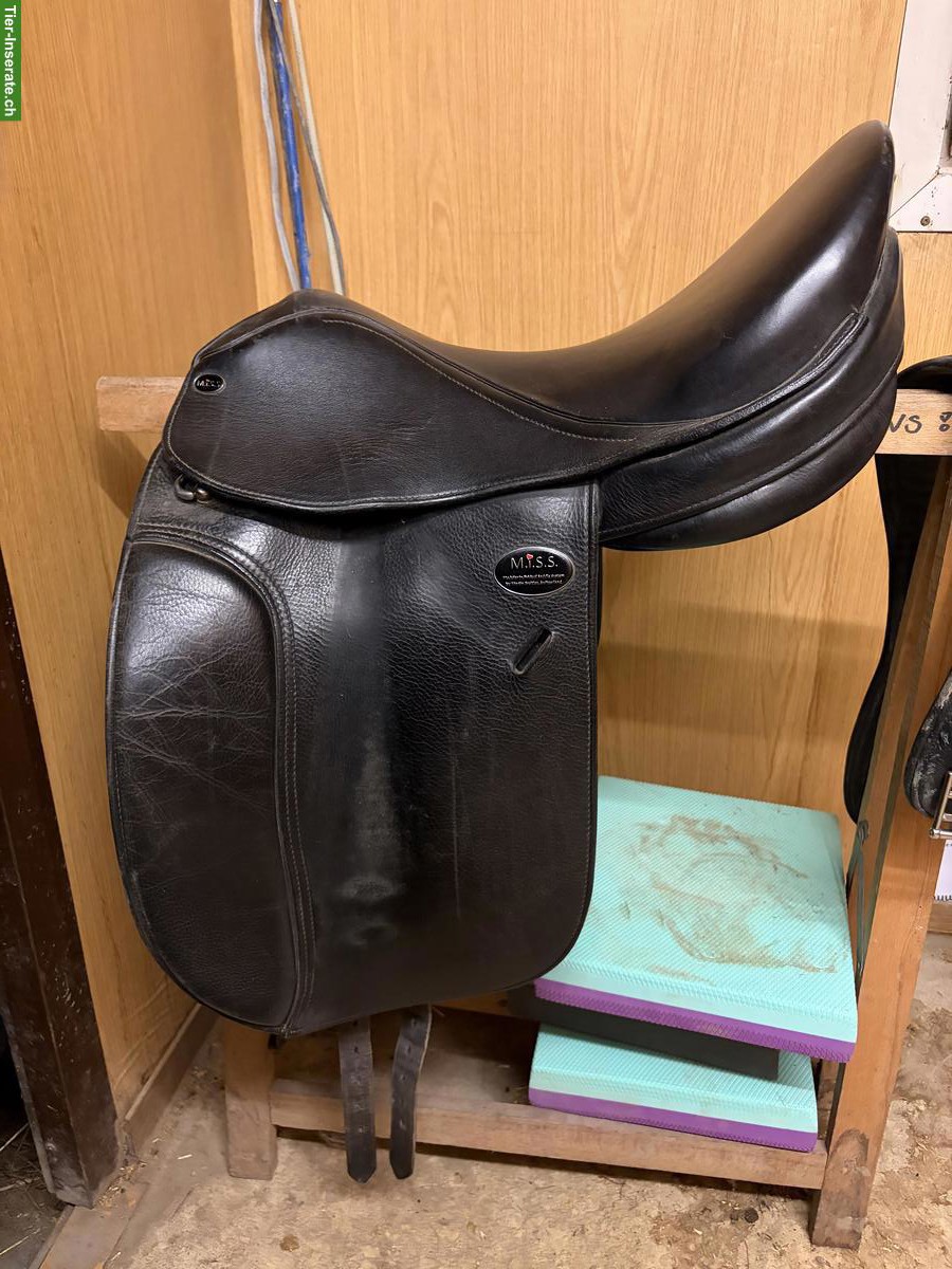 Bild 5: M.I.S.S. Dressursattel 18 Zoll zu verkaufen