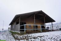 Pferdestall zu verkaufen, Elementbau auf Betonsockel