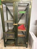 Grosser Kleintierkäfig/Schrank, mehrstöckig