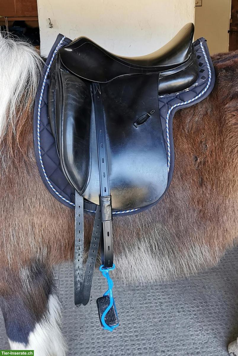 Bild 7: Dressursattel EquiNomic 16 Zoll inkl. Gurt, Bügel & Pad