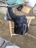 Wintec 2000 Sattel zu verkaufen inkl. mehreren Kopfeisen