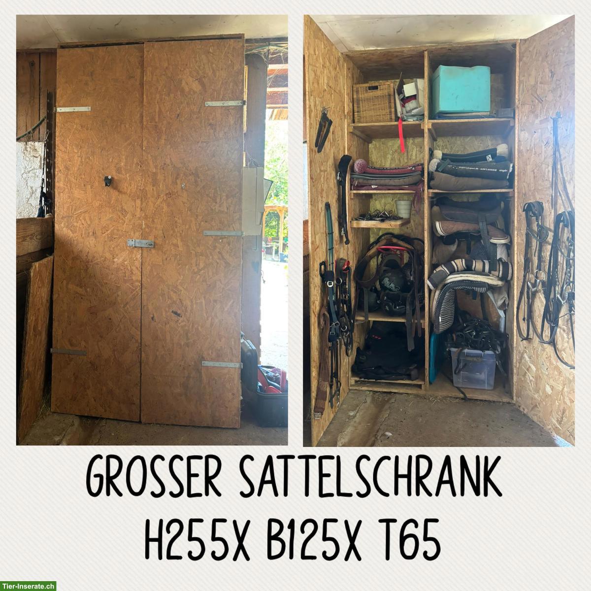 Grosser Sattelschrank zu verkaufen