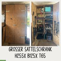 Grosser Sattelschrank zu verkaufen