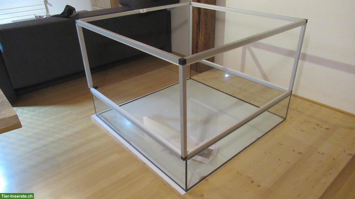 Terrarium mit Schiebetüren zu verkaufen