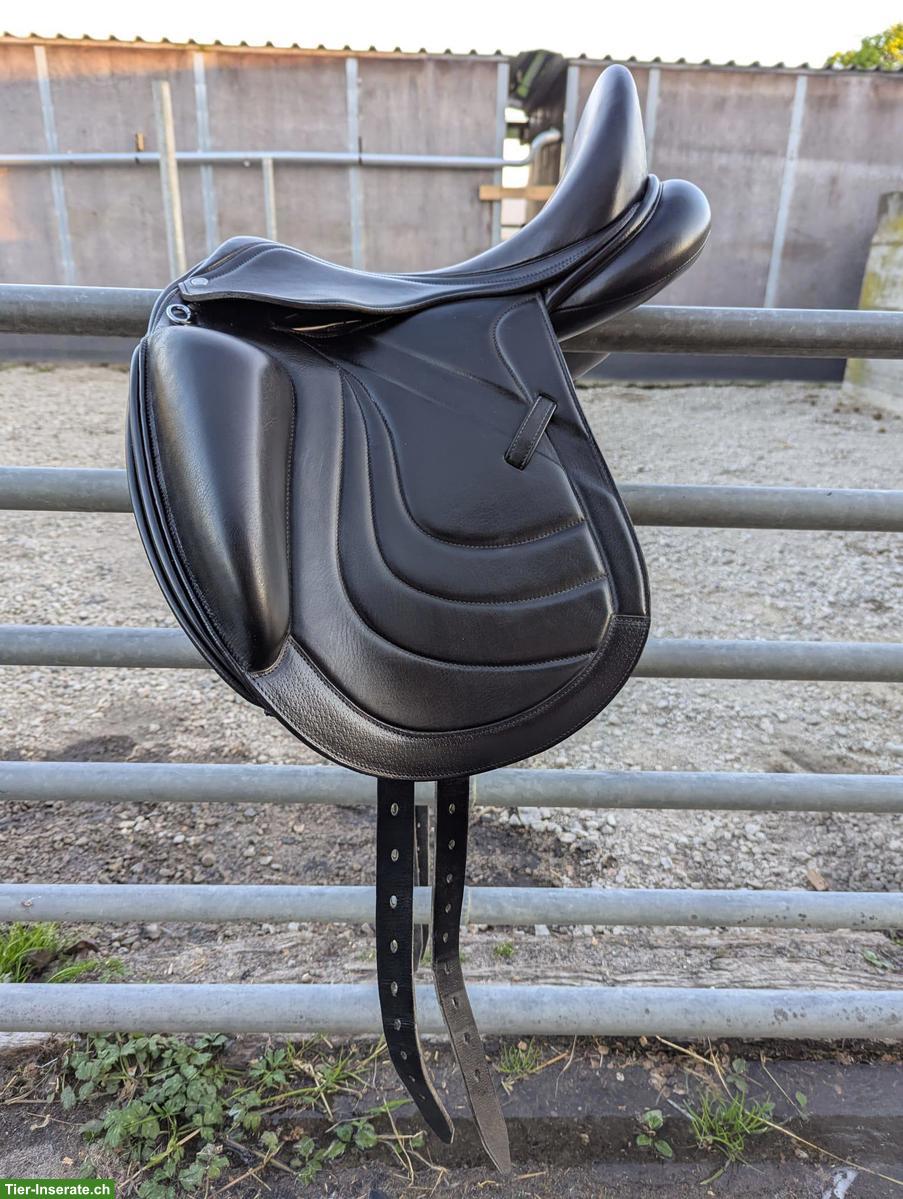 Dressursattel Eric Thomas 17 Zoll zu verkaufen