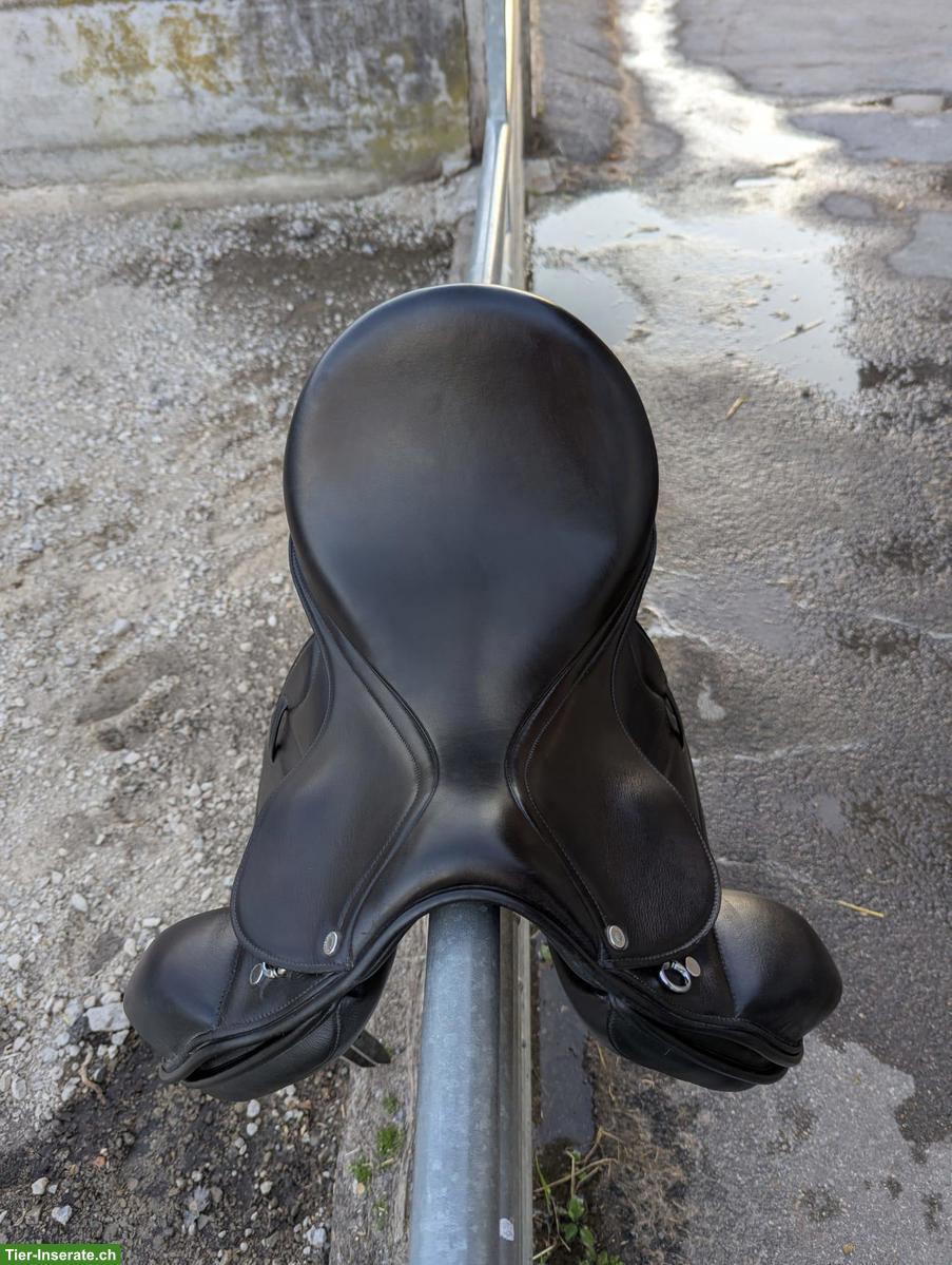 Bild 2: Dressursattel Eric Thomas 17 Zoll zu verkaufen