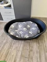 2 Hundebetten gratis zur Abholung, neuwertig