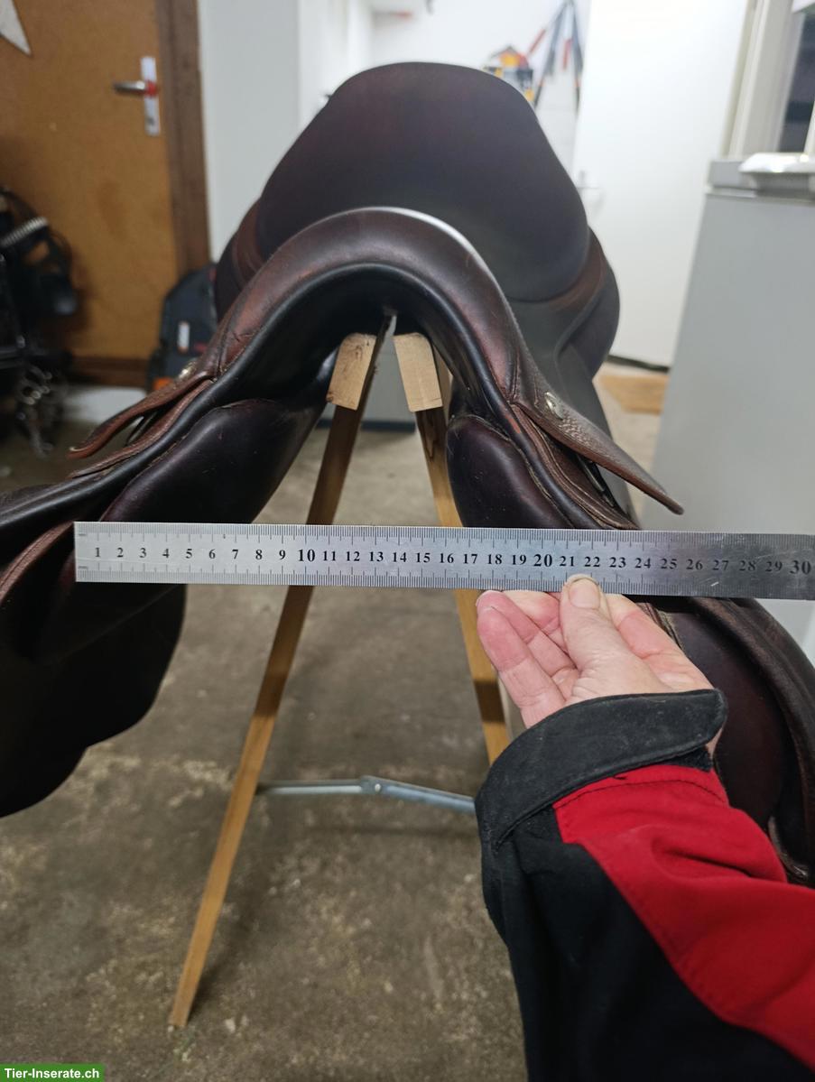 Bild 6: Meyer Springsattel 18 Zoll, passt auf grosses Warmblut