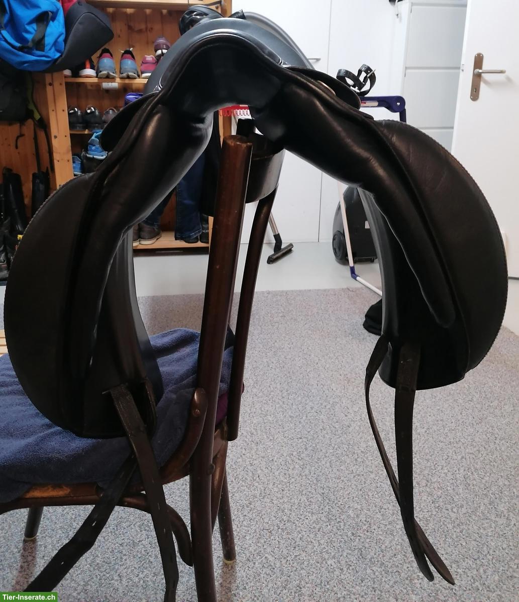 Bild 4: Röösli Dressursattel 17.5 Zoll, schwarz