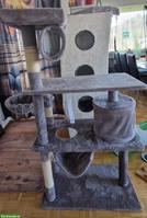 Katzenbaum / Kratzbaum 140cm zu verkaufen