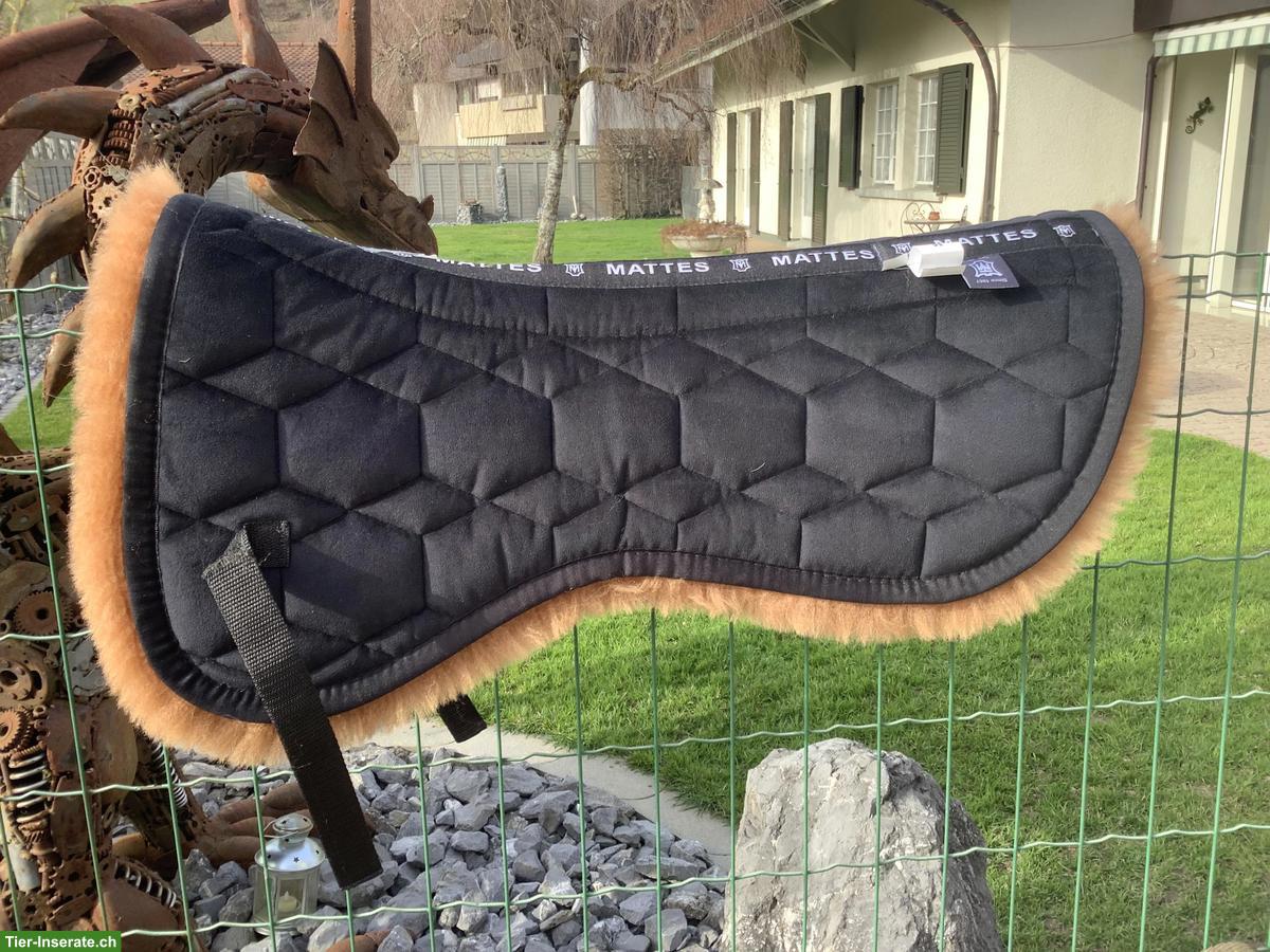 Mattes Sattelkissen Lammfell M, neu