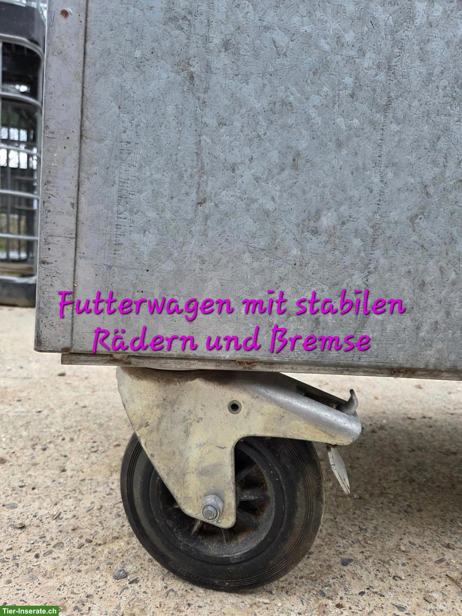 Bild 4: Futterwagen für Pferde- und Tierfutter