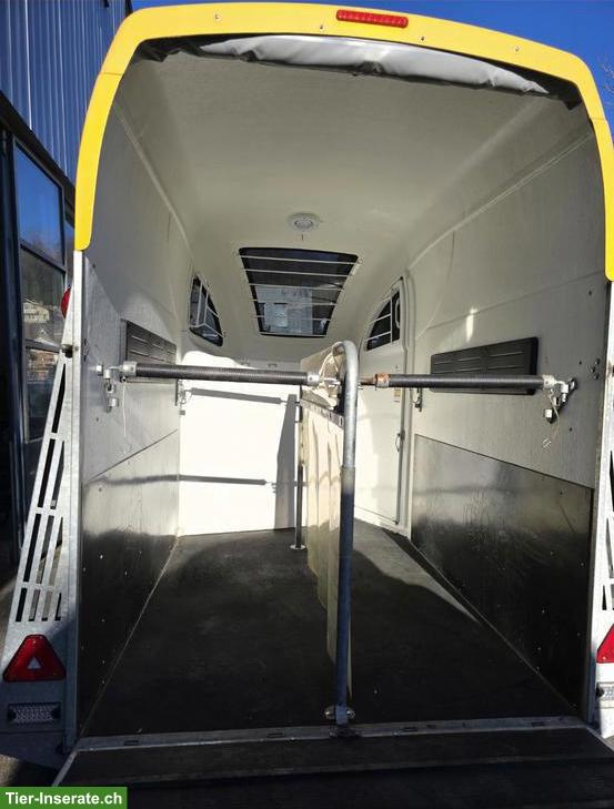 Bild 2: Pferdeanhänger Bücker Careliner mit grosser Sattelkammer