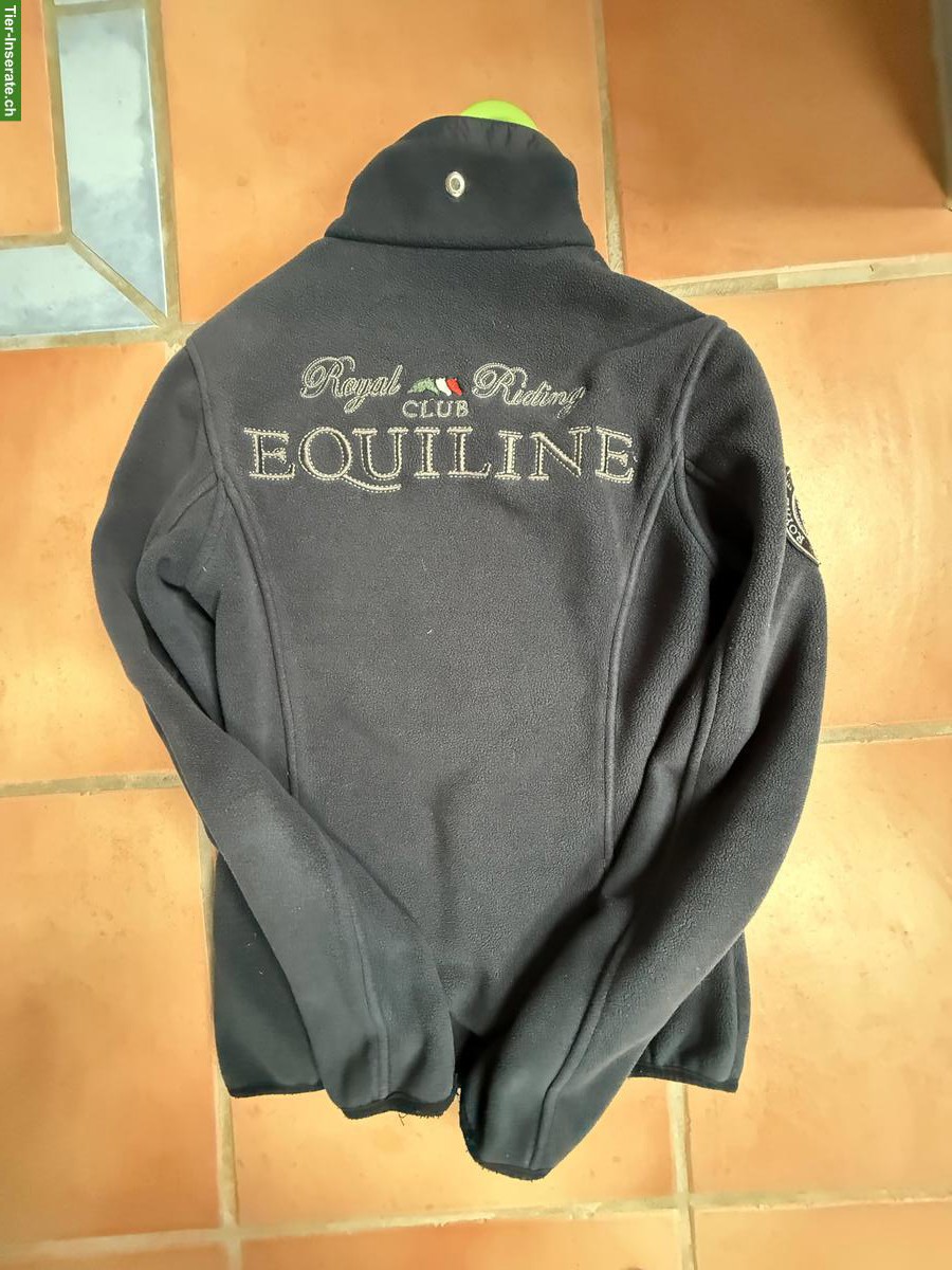 Bild 2: Oberteile zum Reiten abzugeben