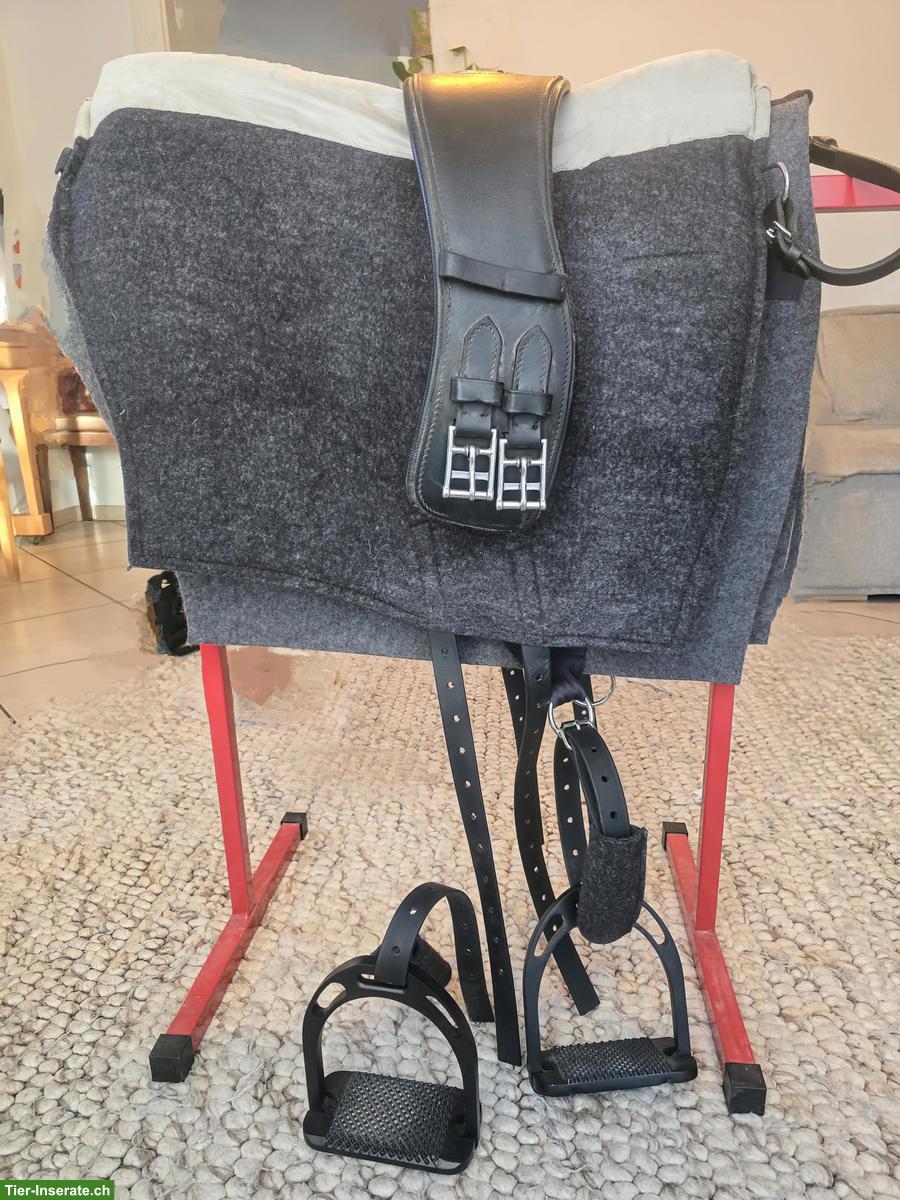 Filtzsattel mit Steigbügeldecke zu verkaufen