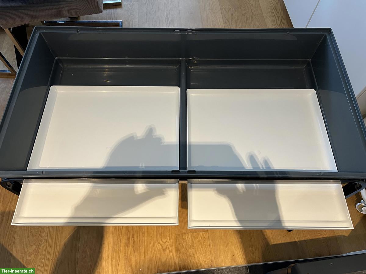 Bild 3: Vogelkäfig mit Rollgestell und Zubehör