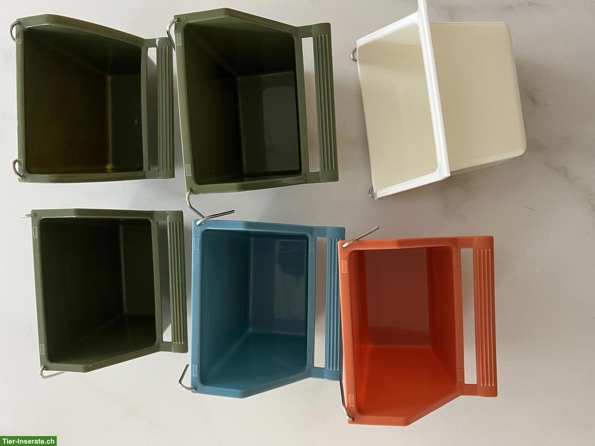 Bild 4: Vogelkäfig mit Rollgestell und Zubehör