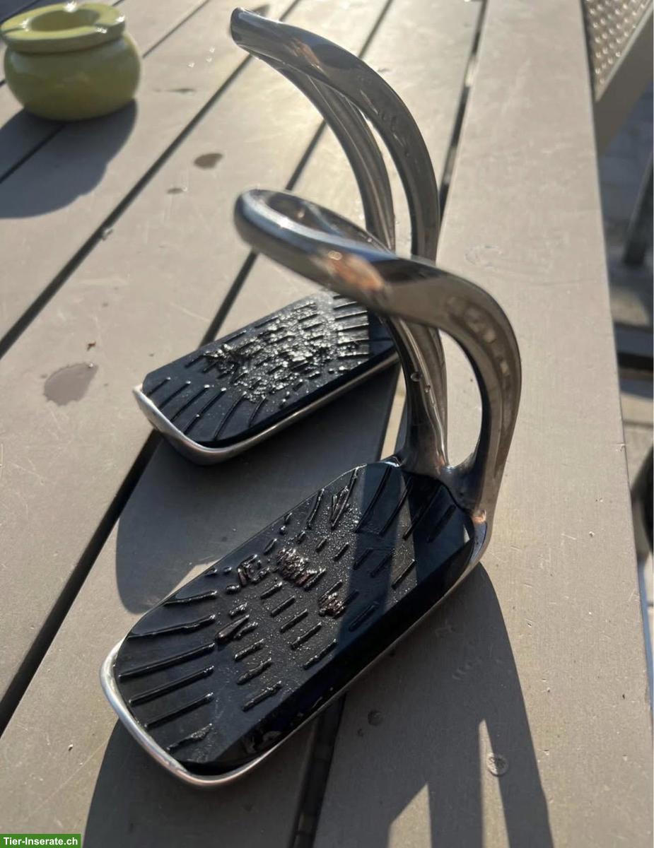 Bild 2: Magnetische Steigbügel zu verkaufen