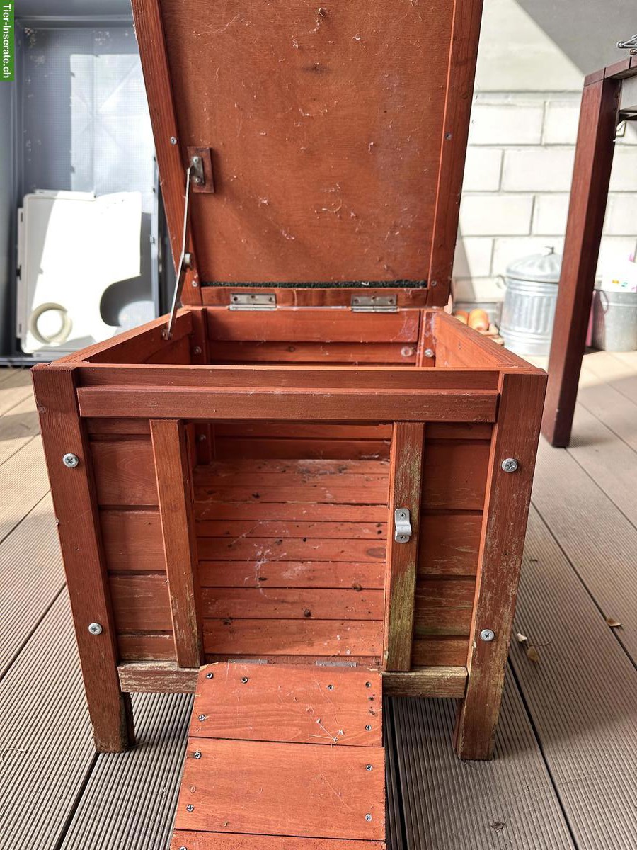 Bild 4: Doppelstöckiger Nagerkäfig mit Holzhaus