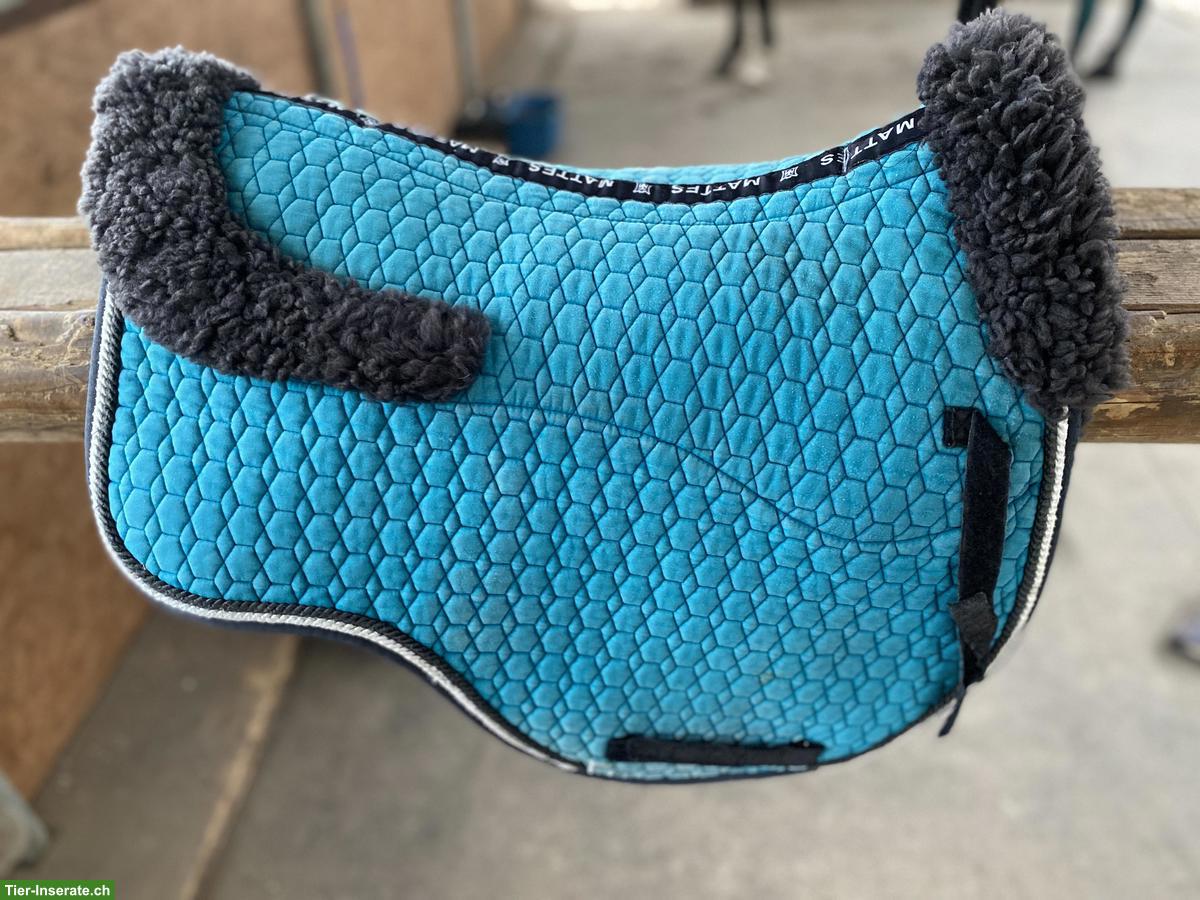 Bild 2: Verkaufe: Mattes Schabracke & Lammfell Sattelunterlage