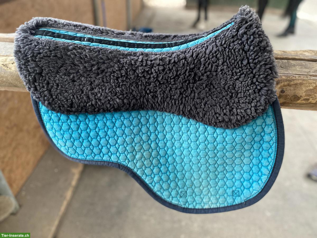 Bild 4: Verkaufe: Mattes Schabracke & Lammfell Sattelunterlage