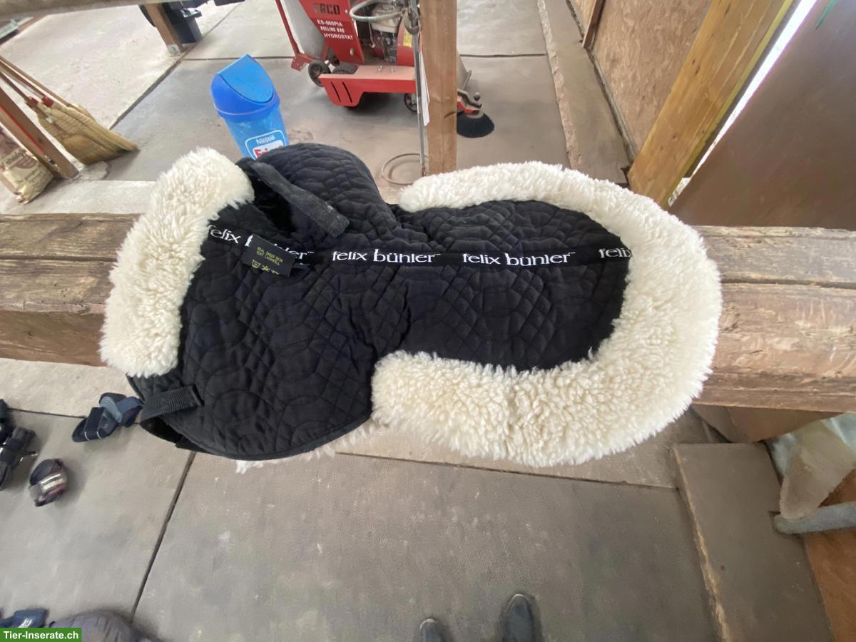 Bild 5: Verkaufe: Mattes Schabracke & Lammfell Sattelunterlage