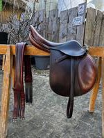 Butet Springsattel mit Sattelgurt und Steigbügelriemen