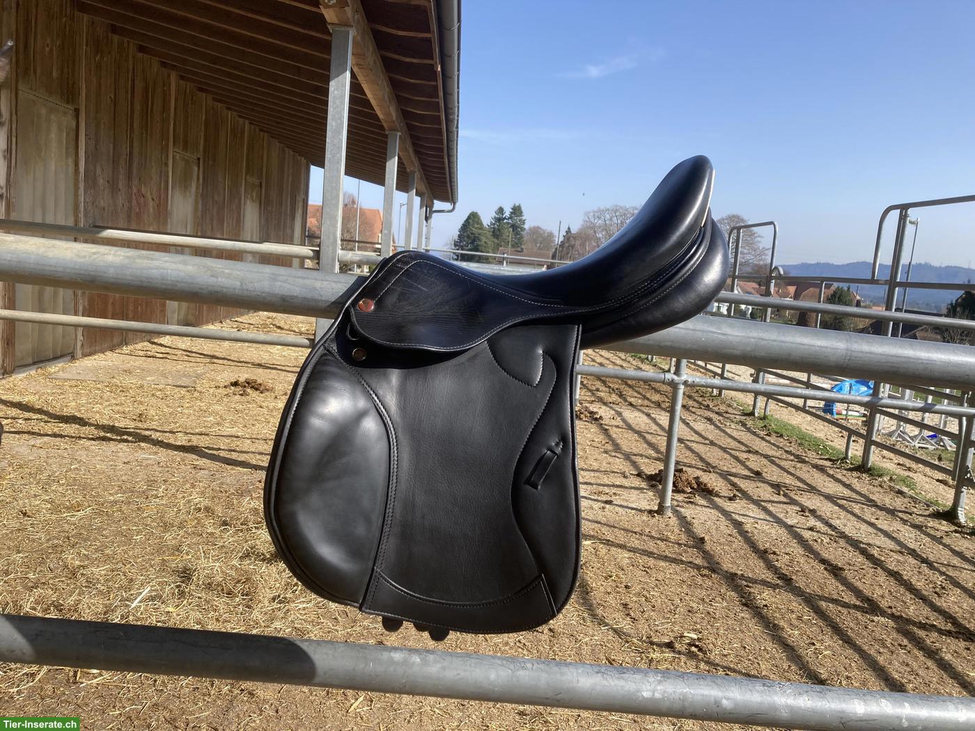 Bild 2: Prestige Springsattel Michel Robert 18 Zoll zu verkaufen